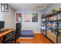 1908 CORONATION DRIVE - 28