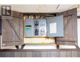 78 STRATHCONA DRIVE - 32