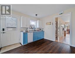 18 BISMARK STREET - 16