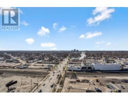 1805 - 323 COLBORNE STREET - 25