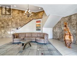 1805 - 323 COLBORNE STREET - 43