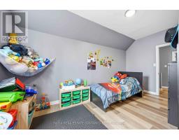 2565 ELIZABETH STREET - 23