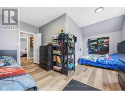 2565 ELIZABETH STREET - 25