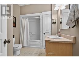 24 EARLSCOURT TERRACE - 35