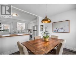 82 BLOOMSBURY COURT - 14