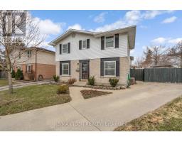 82 BLOOMSBURY COURT - 2