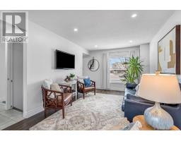 82 BLOOMSBURY COURT - 21