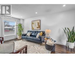 82 BLOOMSBURY COURT - 22