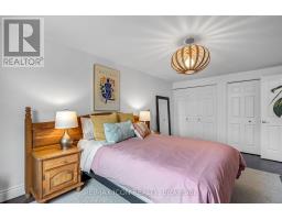 82 BLOOMSBURY COURT - 25