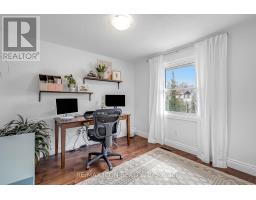 82 BLOOMSBURY COURT - 28