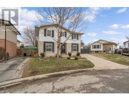 82 BLOOMSBURY COURT - 3