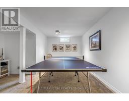 82 BLOOMSBURY COURT - 33