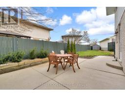 82 BLOOMSBURY COURT - 34