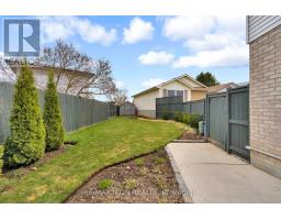 82 BLOOMSBURY COURT - 35