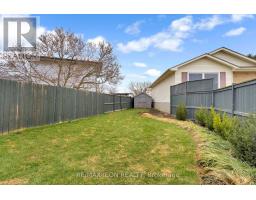 82 BLOOMSBURY COURT - 36