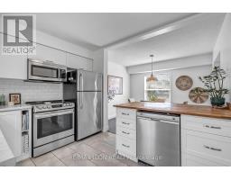 82 BLOOMSBURY COURT - 7