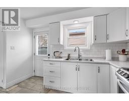 82 BLOOMSBURY COURT - 9