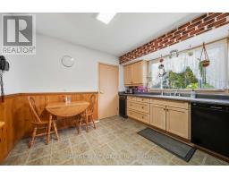 6 SOUTHWOOD CRESCENT - 13