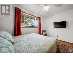 6 SOUTHWOOD CRESCENT - 22