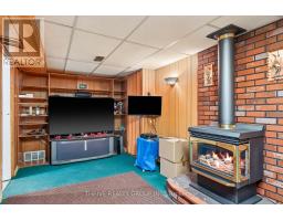 6 SOUTHWOOD CRESCENT - 27