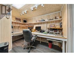 6 SOUTHWOOD CRESCENT - 32