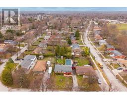 6 SOUTHWOOD CRESCENT - 48