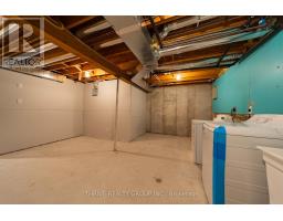 41 - 355 SANDRINGHAM CRESCENT - 33