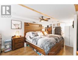 72 METCALFE CRESCENT - 15