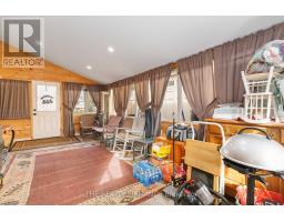 72 METCALFE CRESCENT - 18