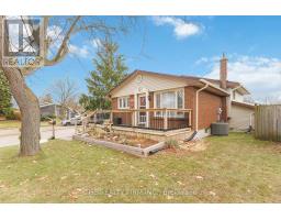 72 METCALFE CRESCENT - 2