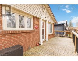 72 METCALFE CRESCENT - 4