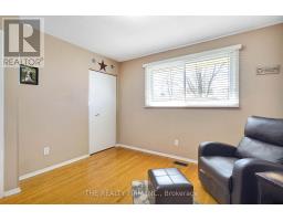 56 BARRETT CRESCENT - 17