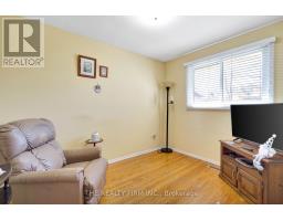 56 BARRETT CRESCENT - 18