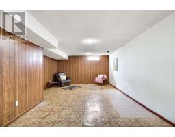 56 BARRETT CRESCENT - 24