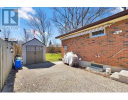 56 BARRETT CRESCENT - 32