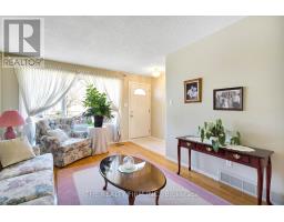 56 BARRETT CRESCENT - 4
