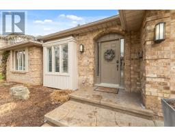 144 JENNIFER CRESCENT - 4