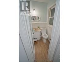 7 METAMORA CRESCENT - 27