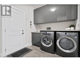 16 FOXBOROUGH PLACE - 13