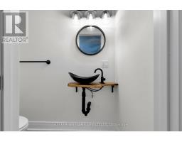 95 JOHN STREET E - 29