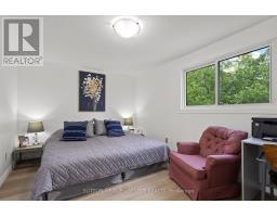 64 - 40 TIFFANY DRIVE - 16