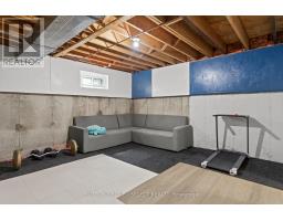 64 - 40 TIFFANY DRIVE - 25