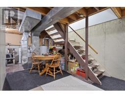 64 - 40 TIFFANY DRIVE - 27