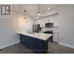 32 - 499 SOPHIA CRESCENT - 4