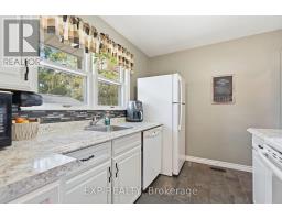 117 LAURENTIAN DRIVE N - 12