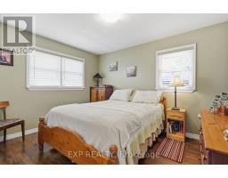 117 LAURENTIAN DRIVE N - 15