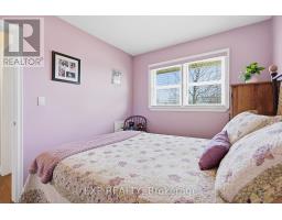 117 LAURENTIAN DRIVE N - 18