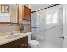 117 LAURENTIAN DRIVE N - 20