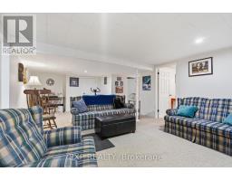 117 LAURENTIAN DRIVE N - 23