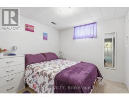 117 LAURENTIAN DRIVE N - 26